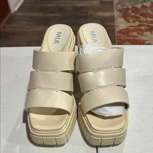MIA Women's Cream Chunky Heel Mules